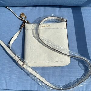 NWOT  Anne Klein bag 💼.